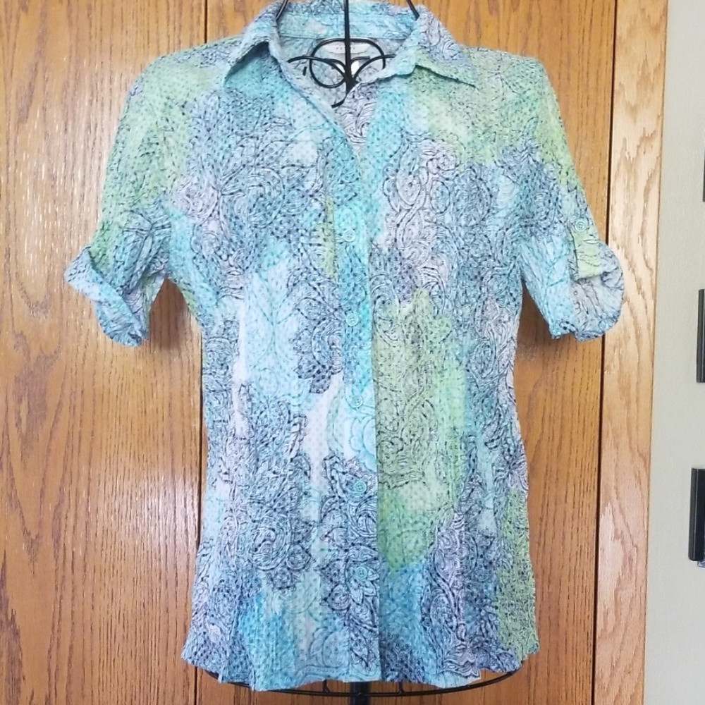 Button down short sleeved shirt